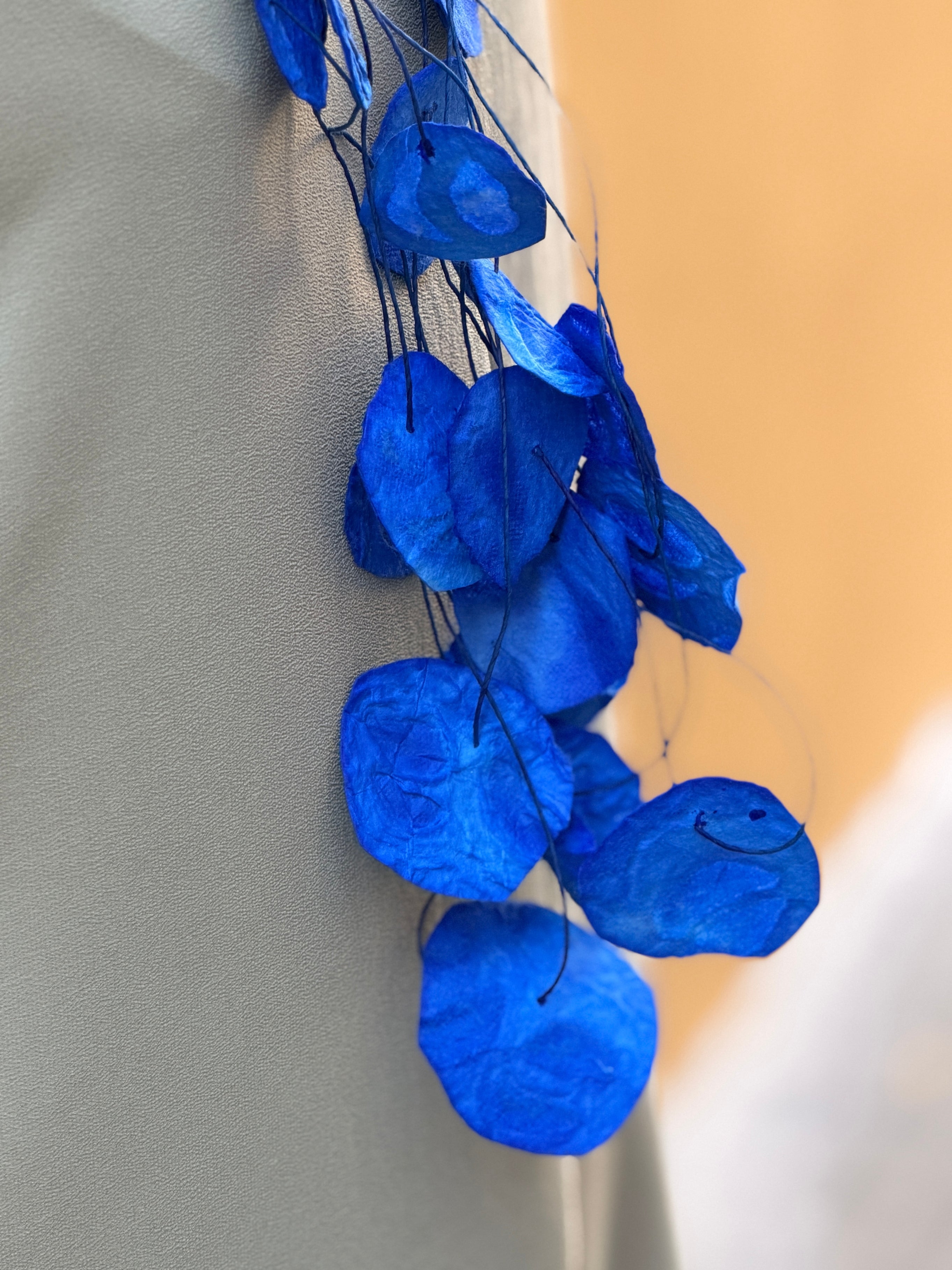 Collar Petalos — joyería contemporánea de papel hecho a mano