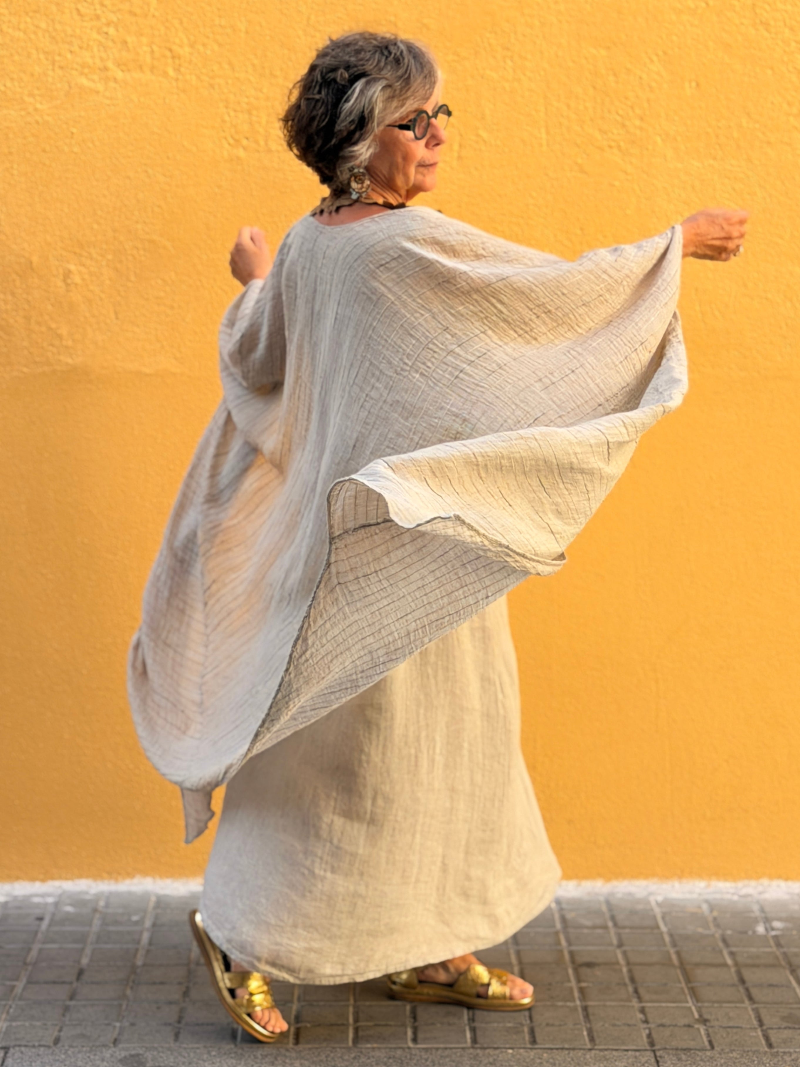 Linen spolverino — fluid and airy
