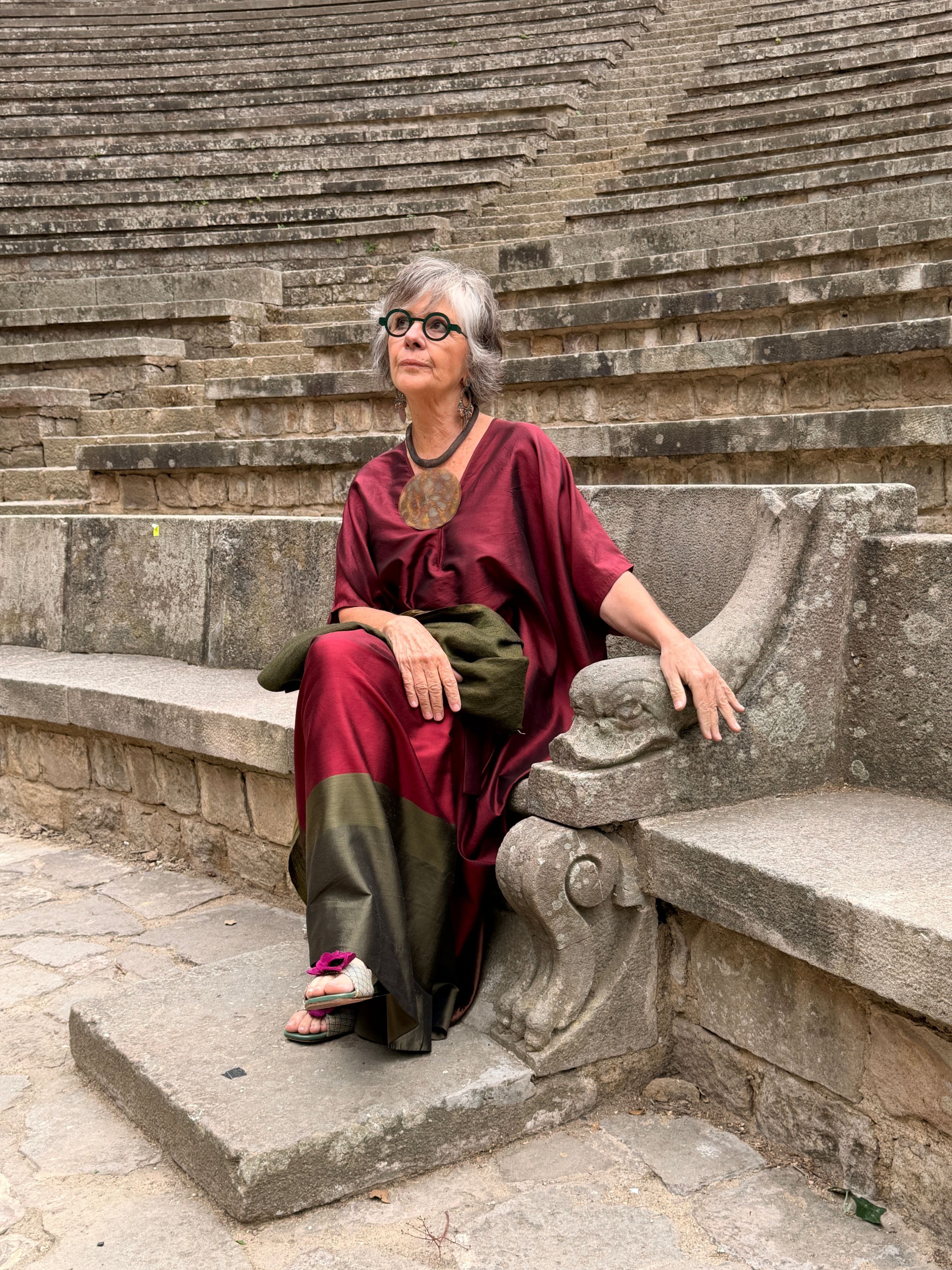 Vestido kimono de seda — bloques de color y diseño geométrico
