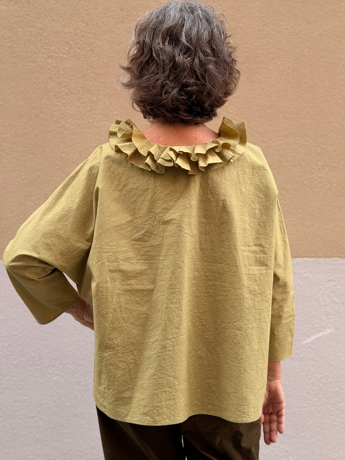 Camisa oversize — coll de volants
