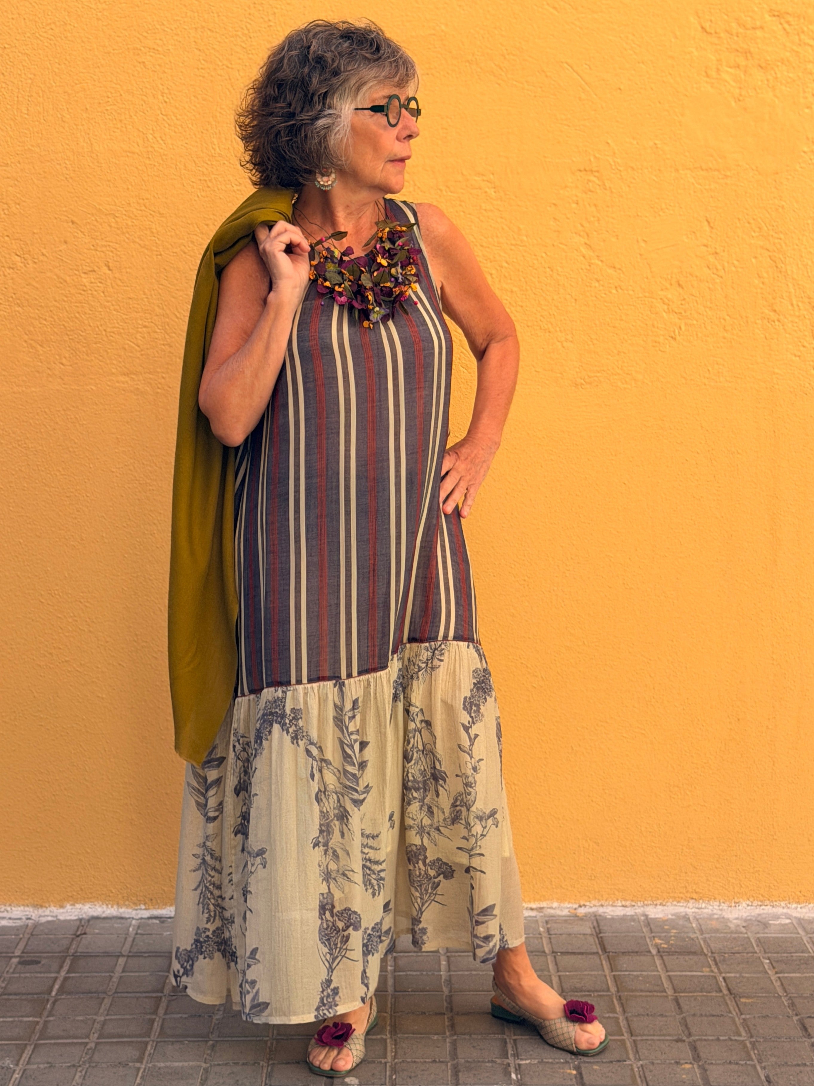 Vestido Yabalka — Rayas y flores en Chanderi de seda y algodón