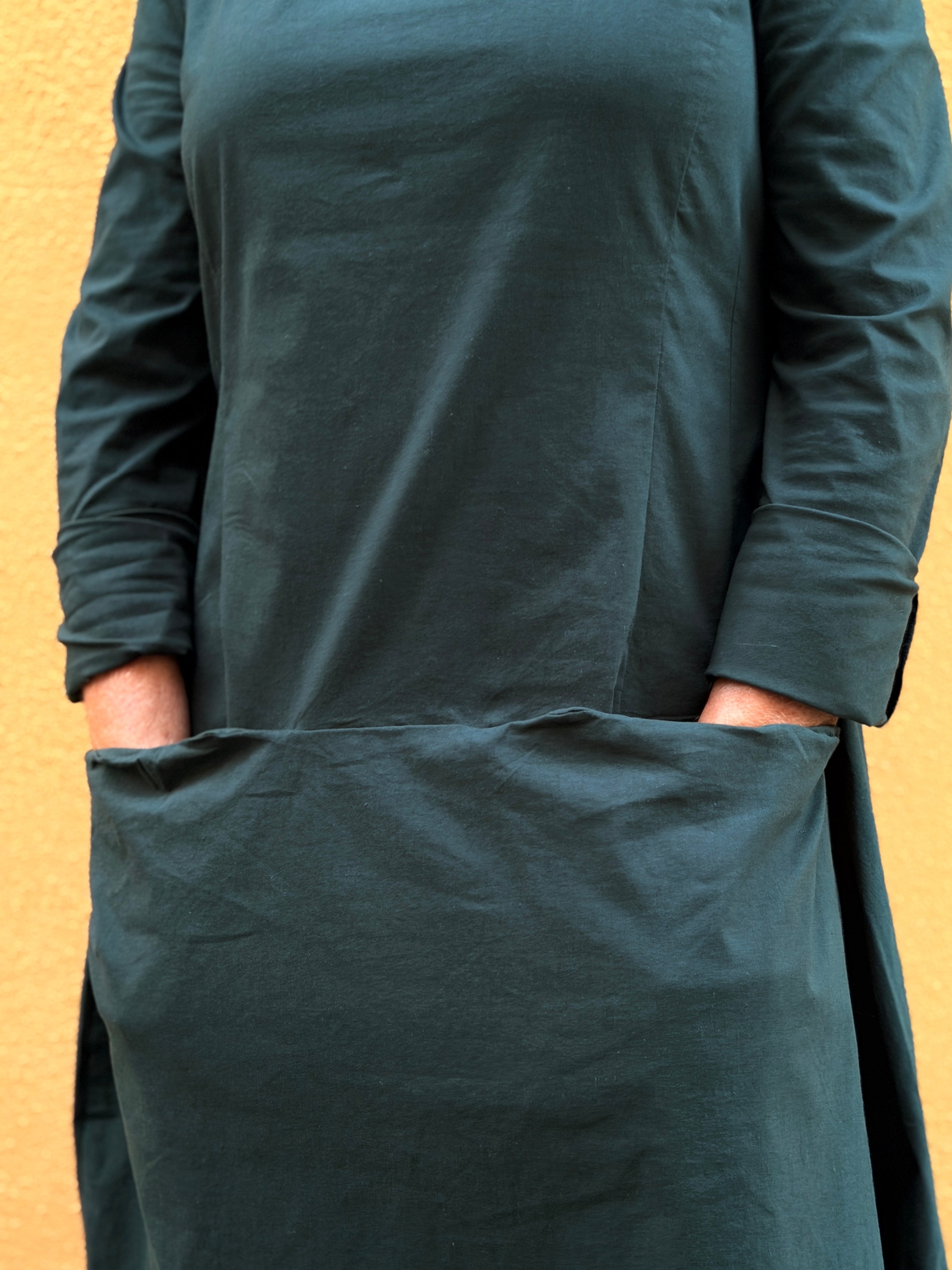 Vestit evasé — escot quadrat i butxaques frontals