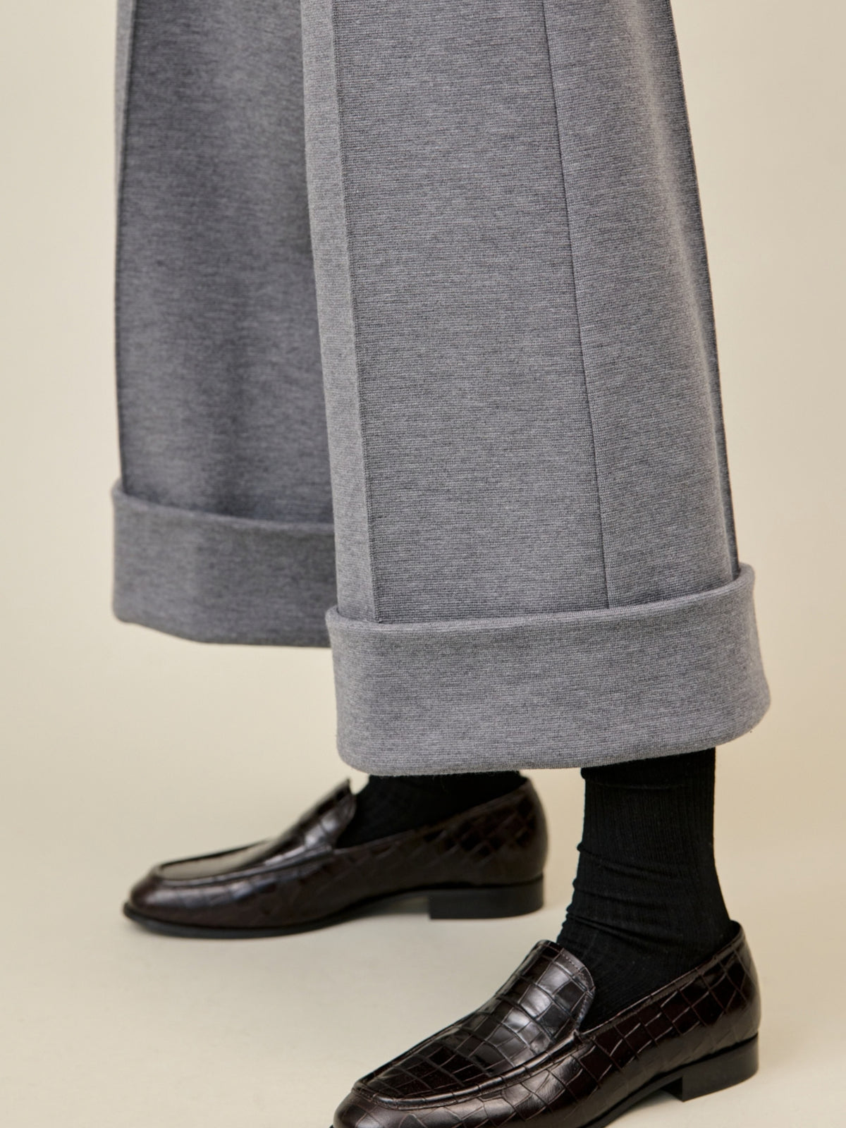 7/8 knit trousers — high-rise waist