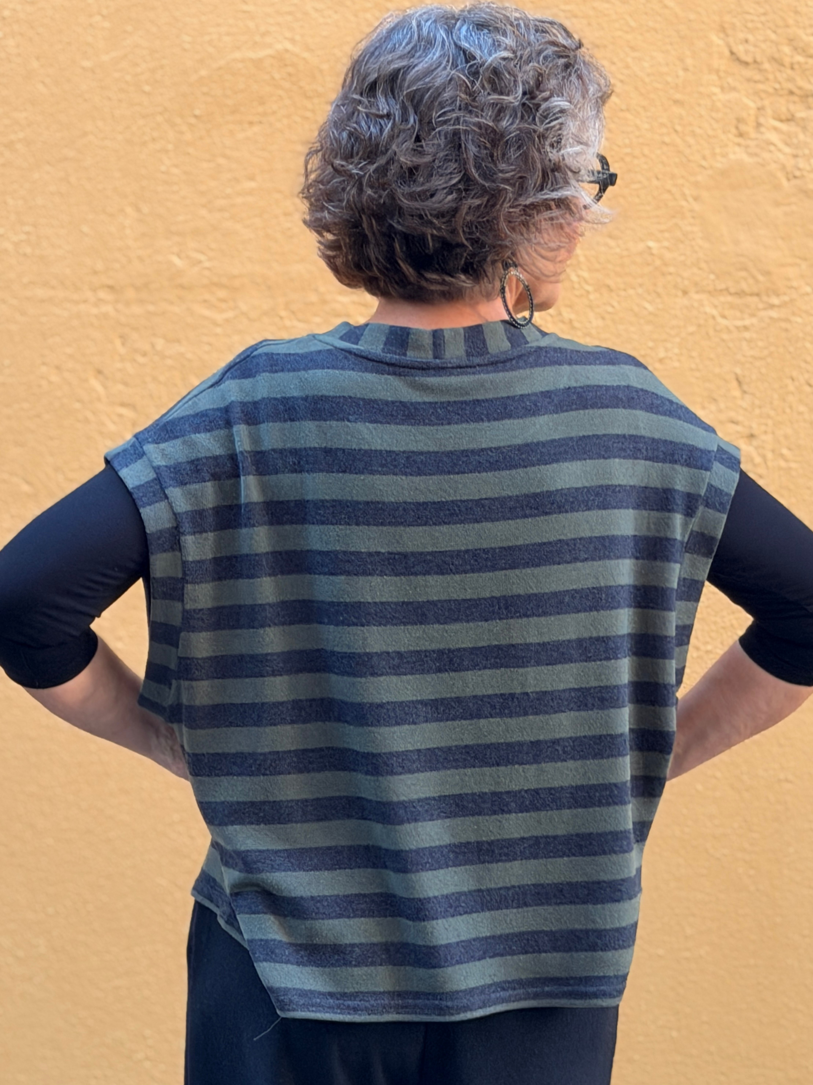 Top de ratlles sense mànigues — tall boxy