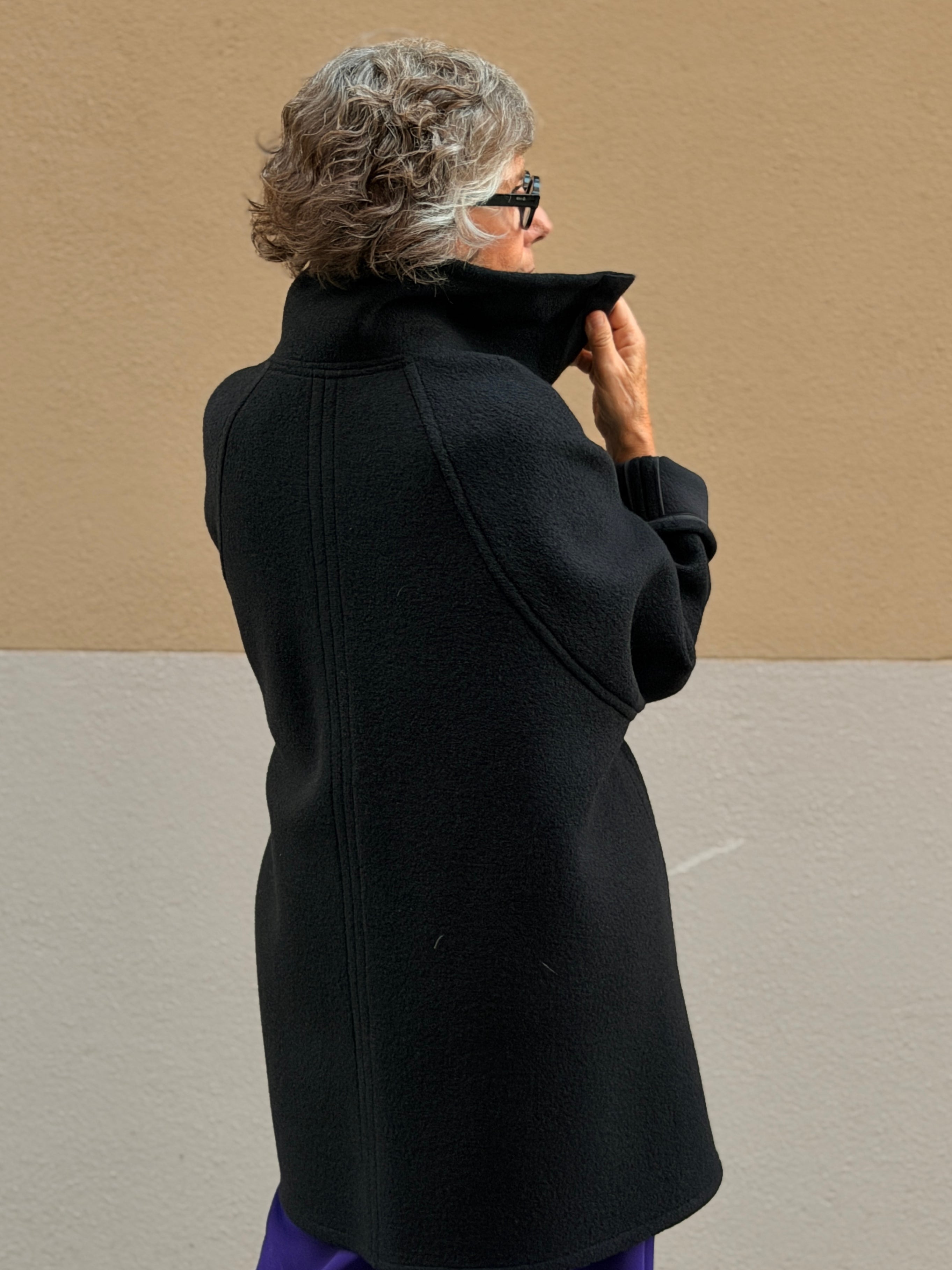 Abric de llana bullida — coll dret