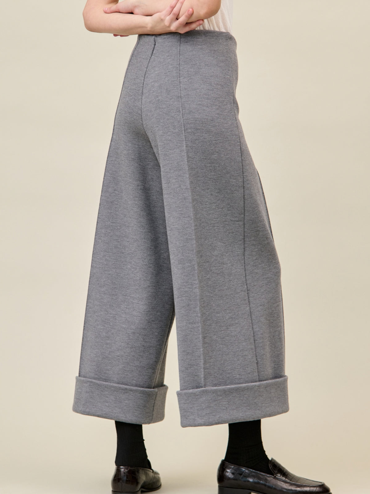 7/8 knit trousers — high-rise waist