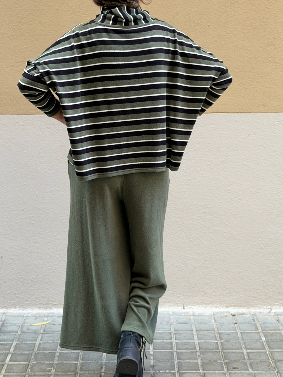 Pantaló de punt — cama ampla