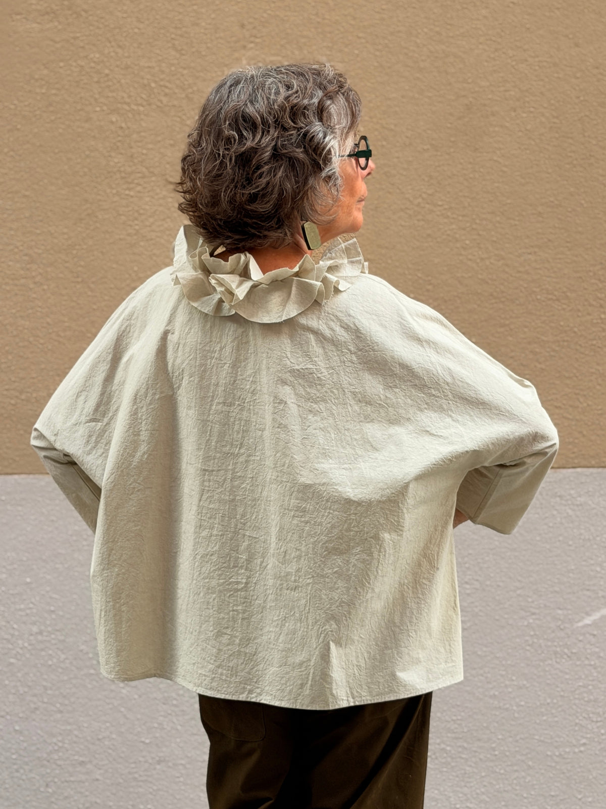 Camisa oversize — coll de volants