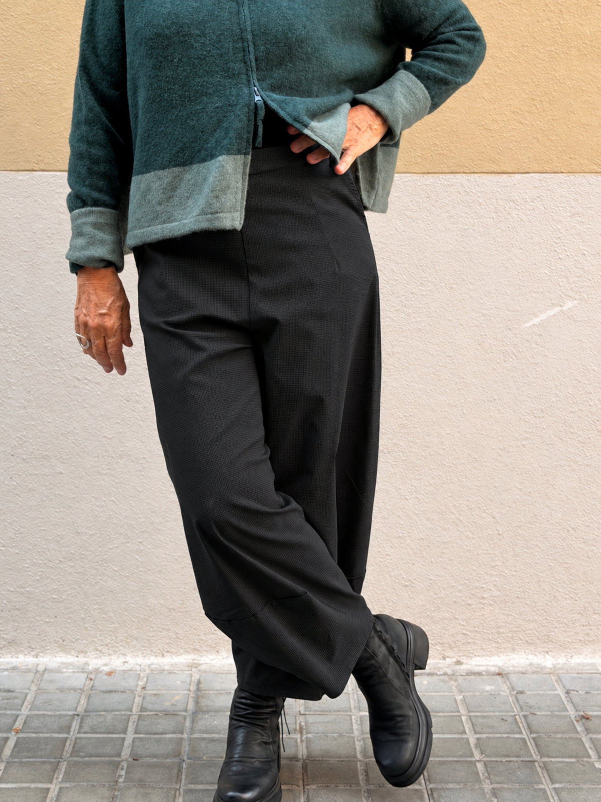 Wide-leg trousers — relaxed silhouette