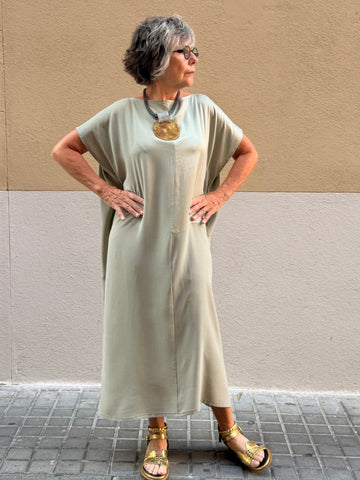 Vestido Squared de seda — teñido a mano con pieles de cebolla