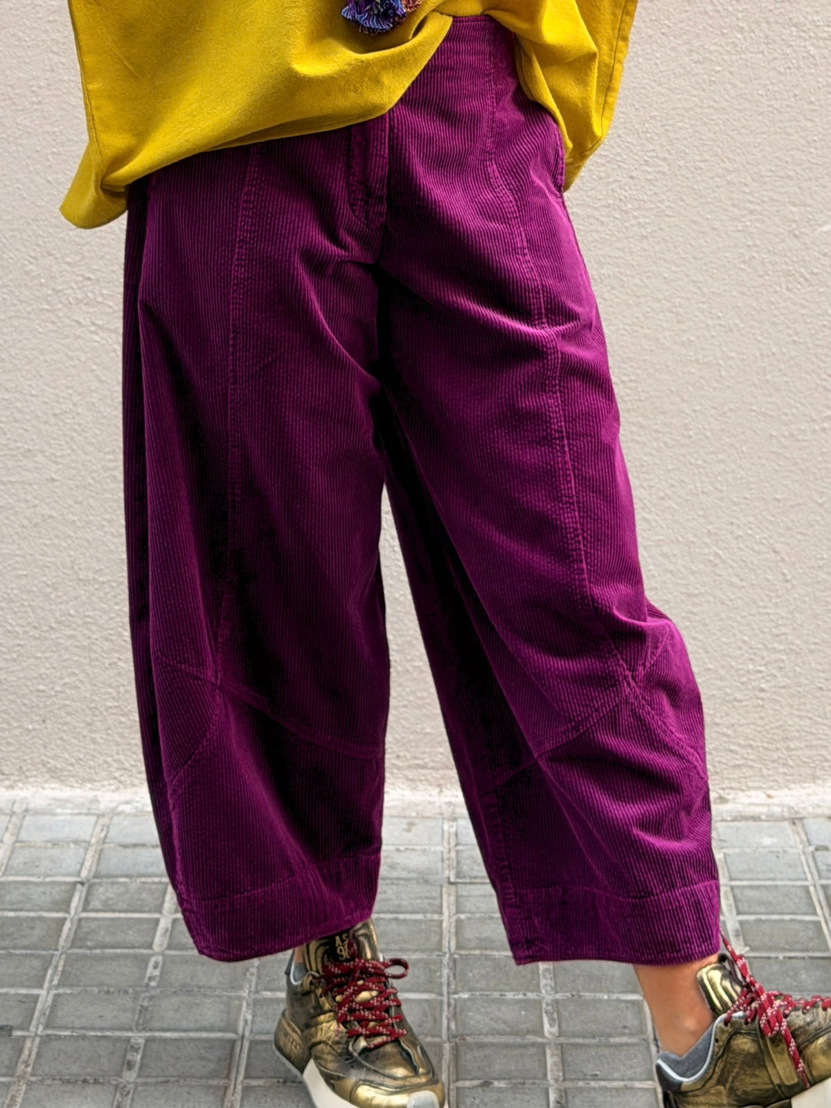 Pantaló de pana — cama cònica i tall cropped