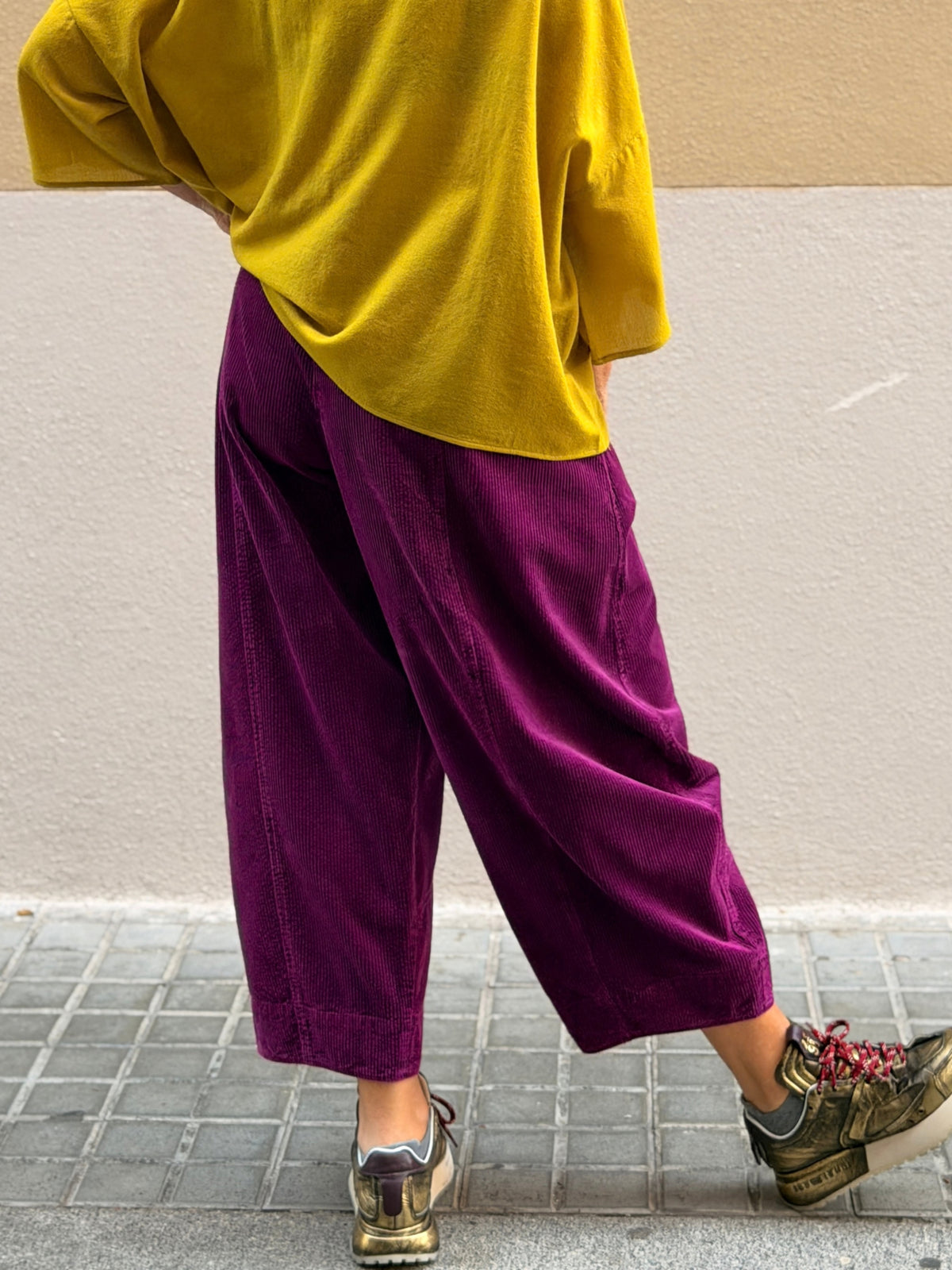 Pantaló de pana — cama cònica i tall cropped