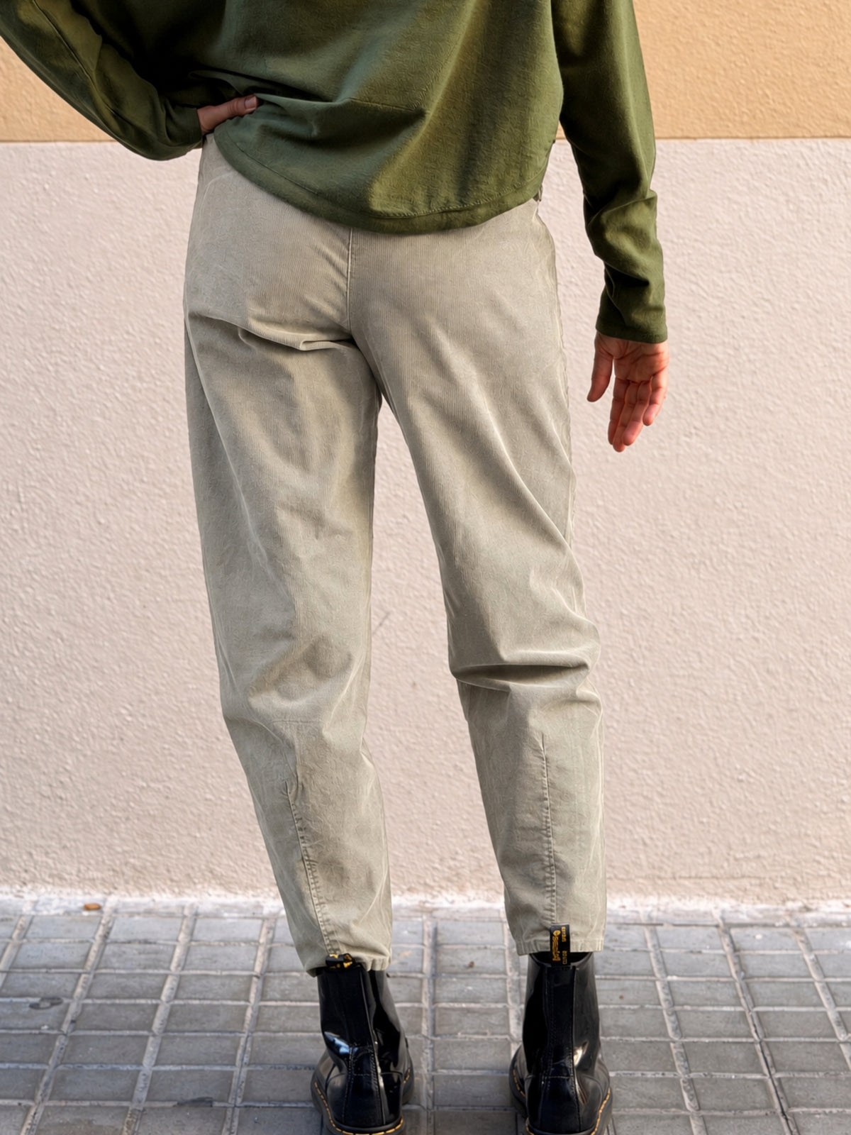 Pantaló de pana fina elàstica — cama barril