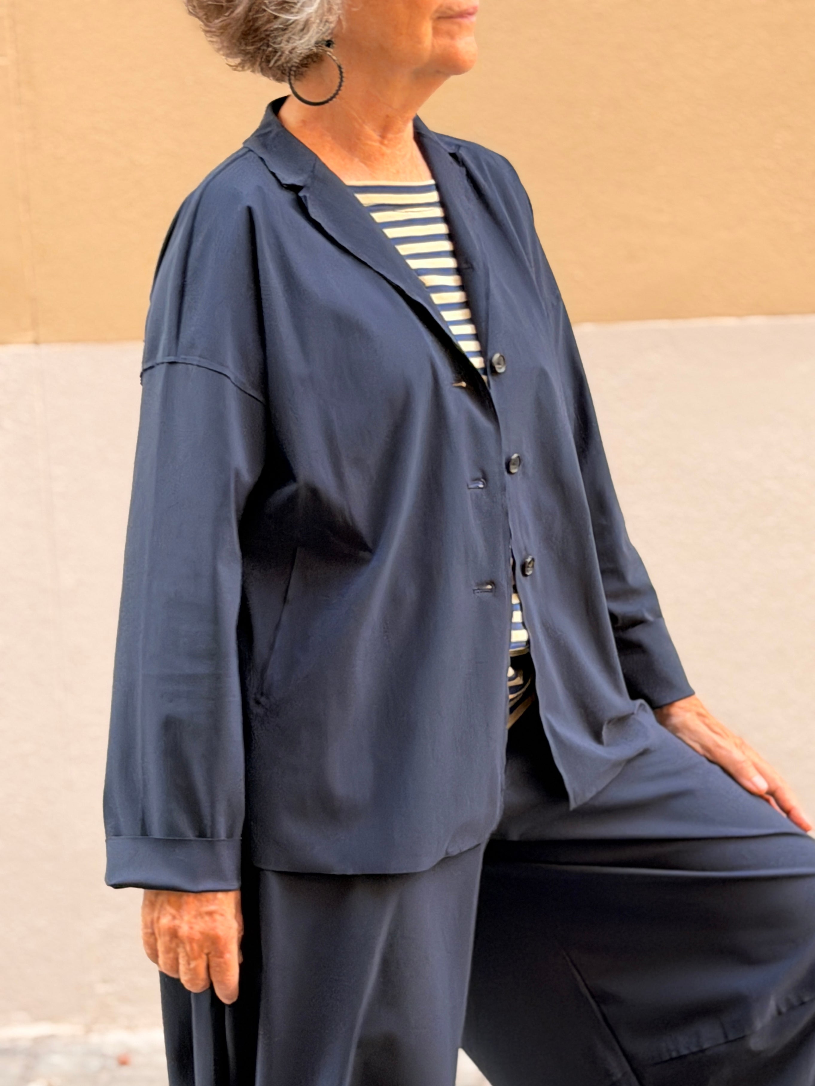 Jaqueta tècnica — microfibra i tall ample