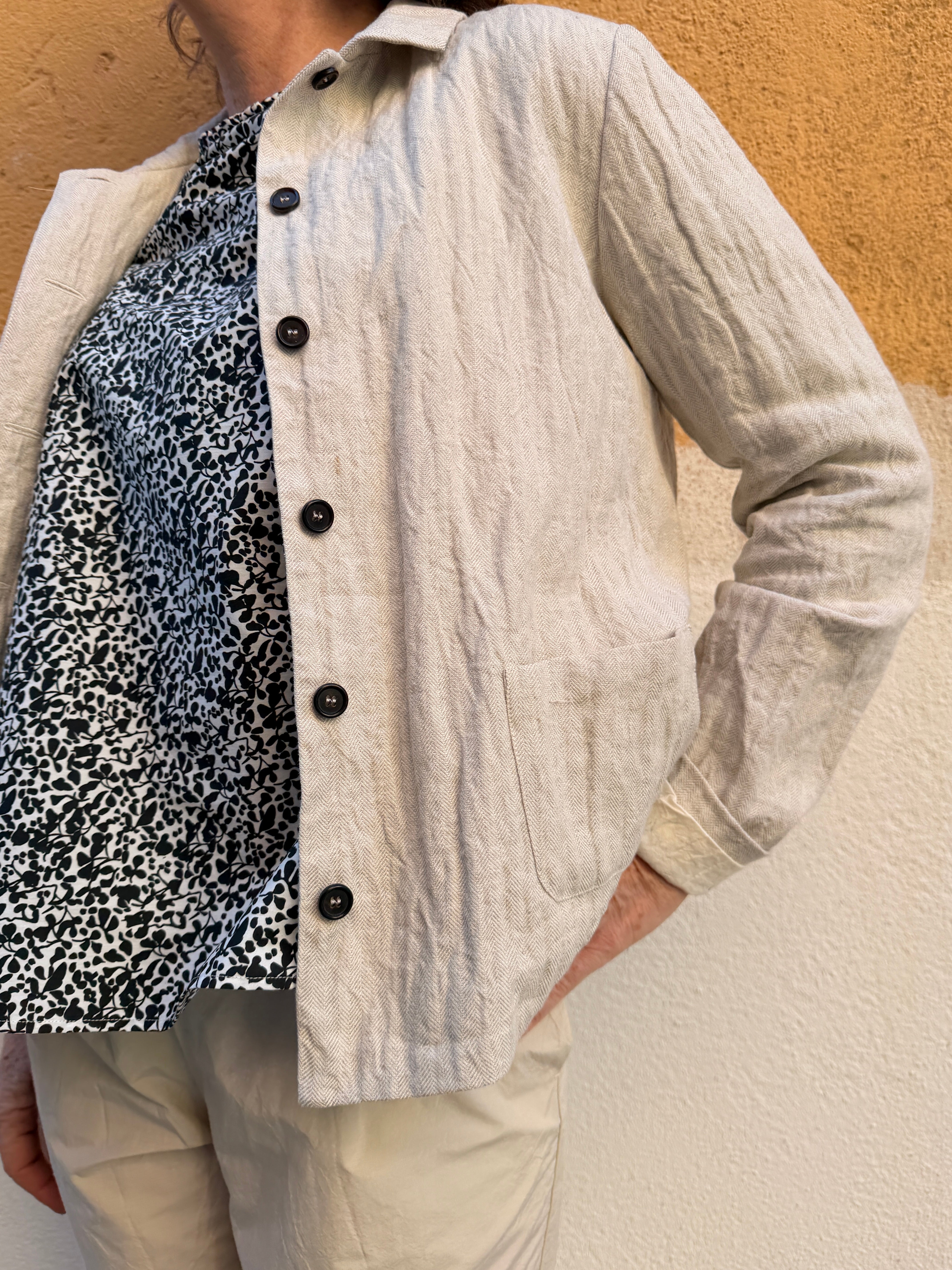 Chaqueta ligera de algodón y lino con textura