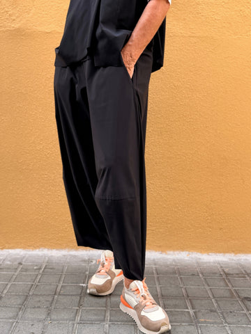 Pantaló tècnic — microfibra i cama ampla