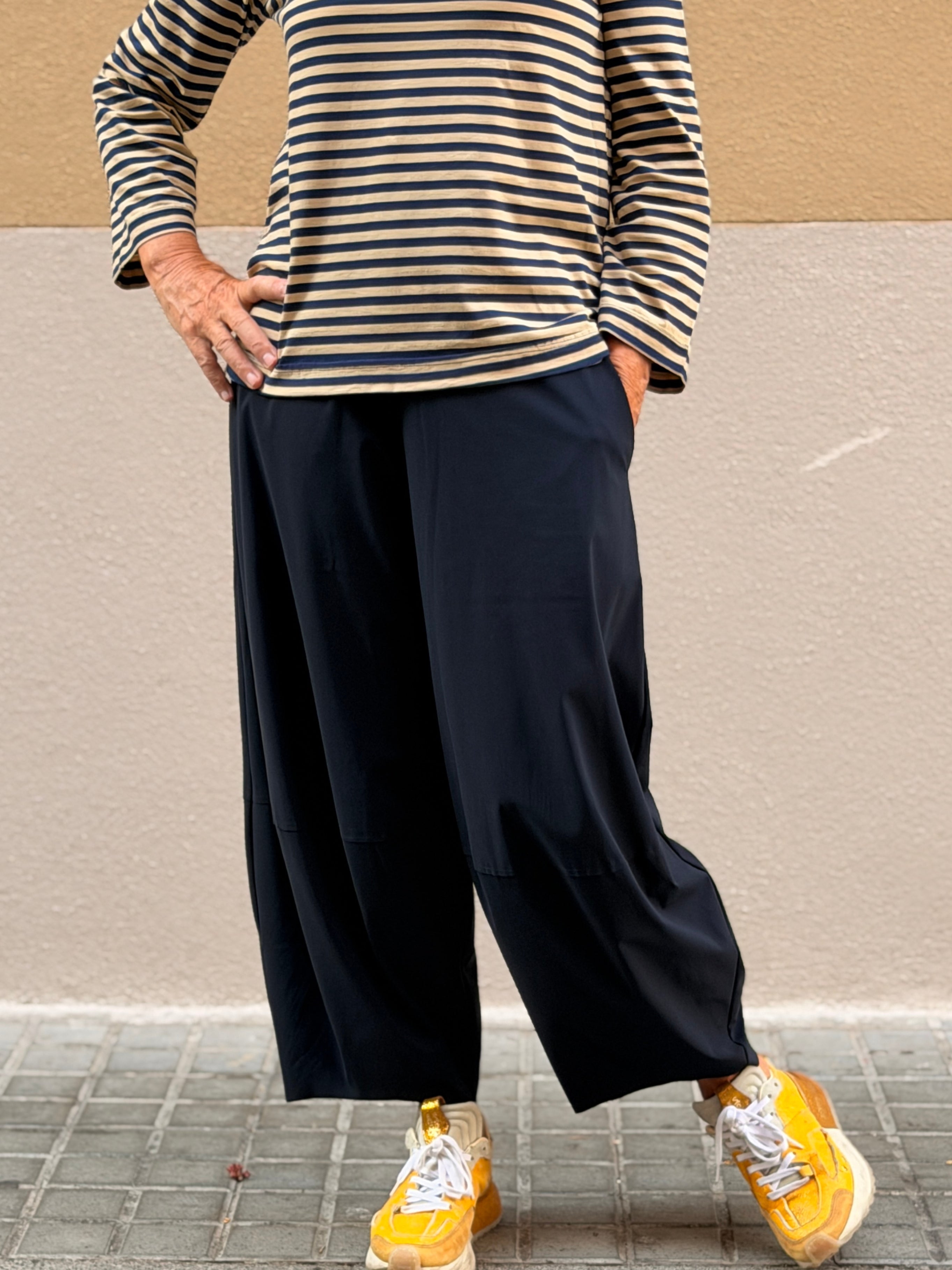 Pantaló tècnic — microfibra i cama ampla