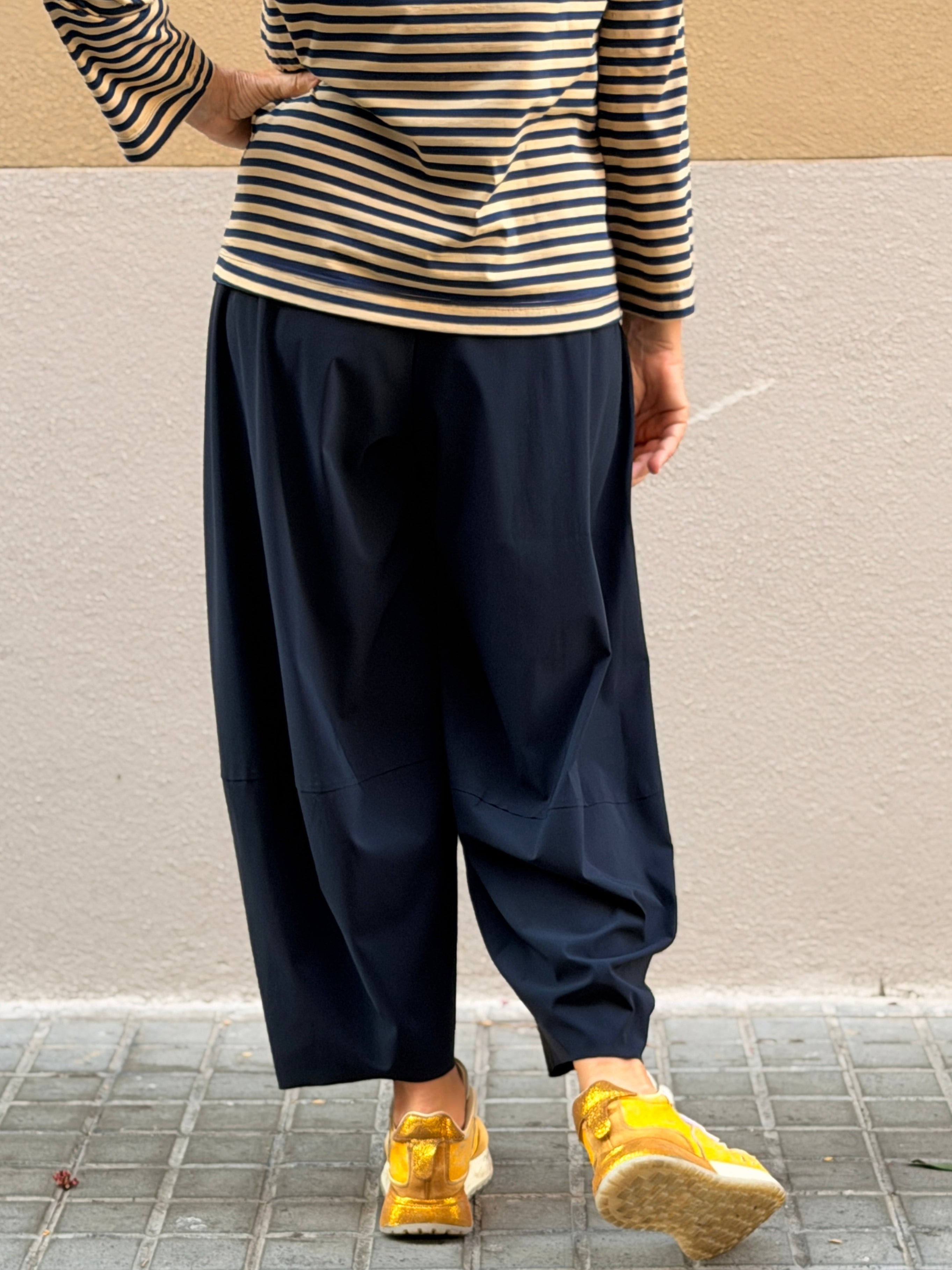 Pantaló tècnic — microfibra i cama ampla