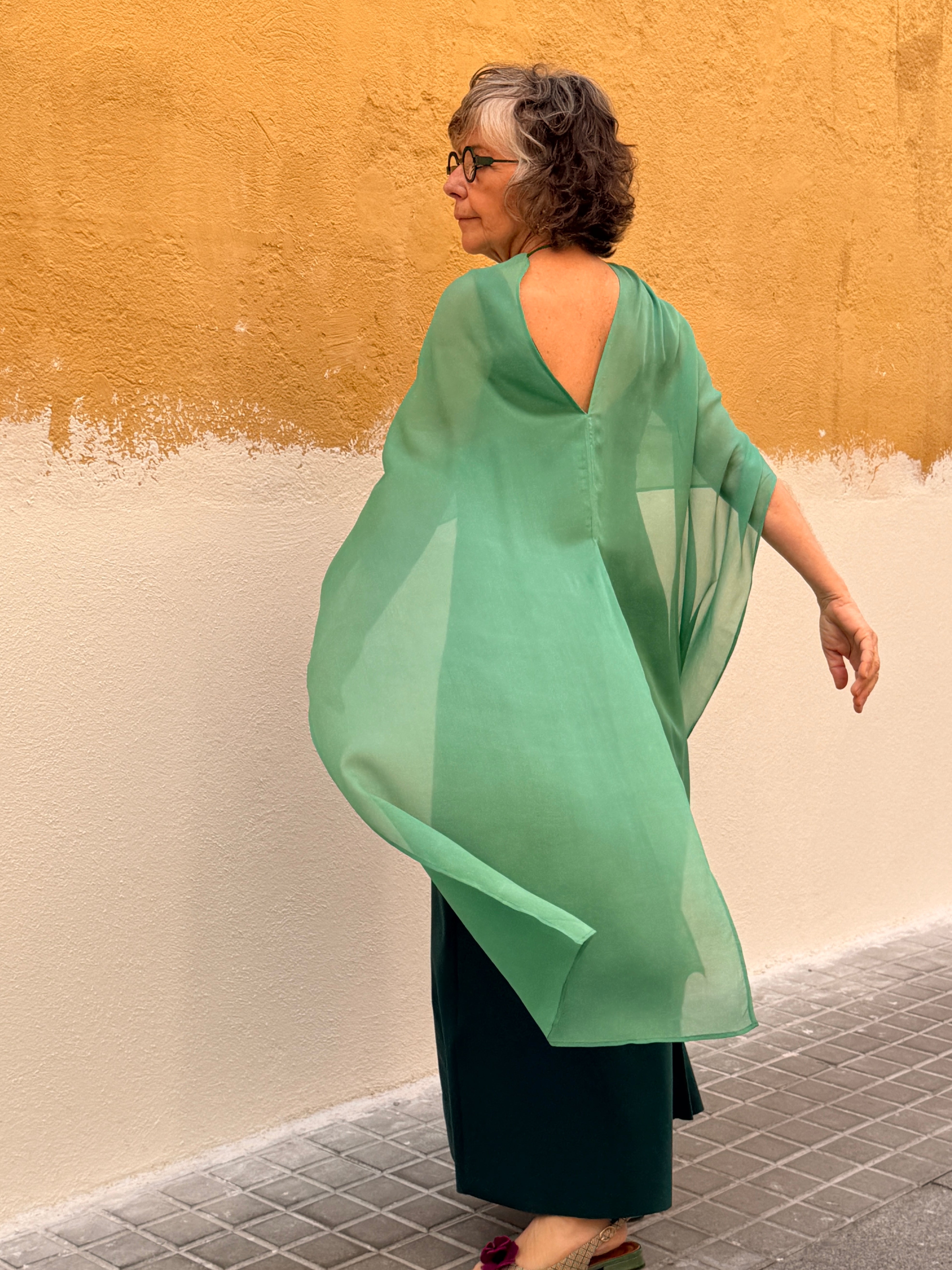 Poncho de crepé de seda