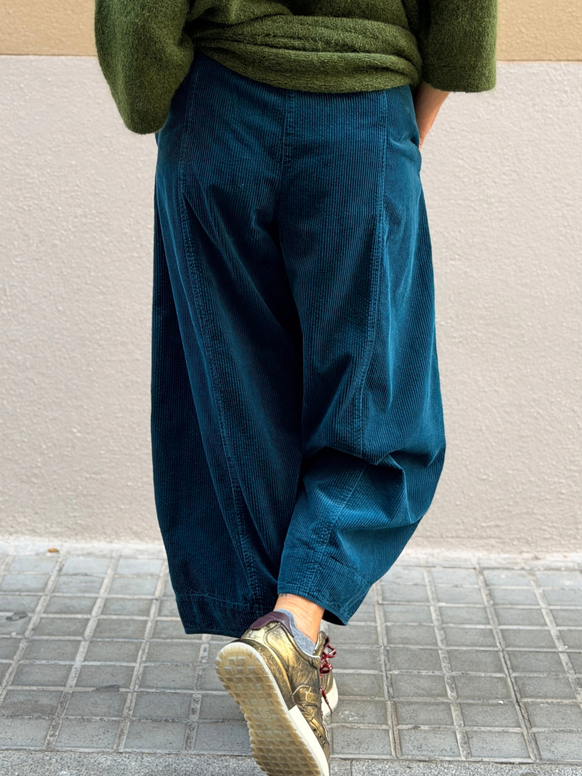 Pantaló de pana — cama cònica i tall cropped