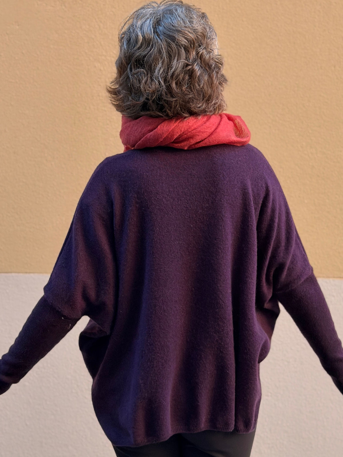 Jersei de caixmir — escot en V i tall ample