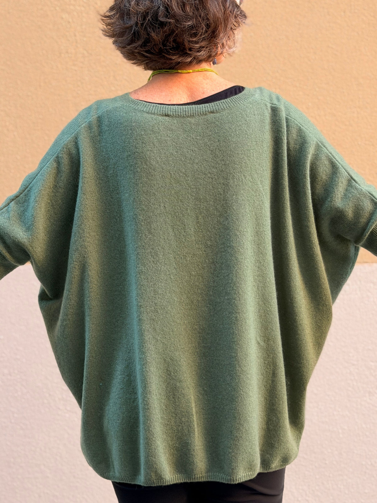 Jersei de caixmir — escot en V i tall ample