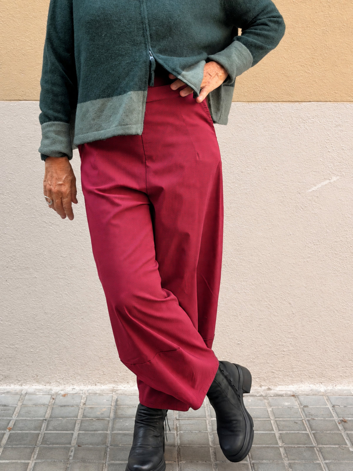 Wide-leg trousers — relaxed silhouette