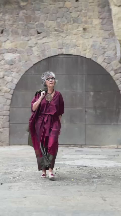Vestido kimono de seda — bloques de color y diseño geométrico